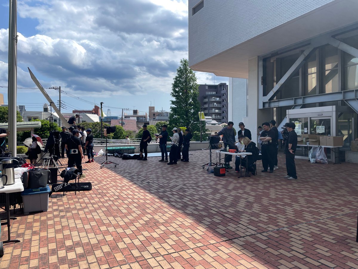 chofukankou's tweet image. 【「 #映画のまち調布 」ロケ情報No169 #マカロニえんぴつ #新曲ミュージックビデオ 「 #静かな海 」の撮影が #調布市 で行われました!】 #市役所前庭 #文化会館たづくり csa.gr.jp/film_result