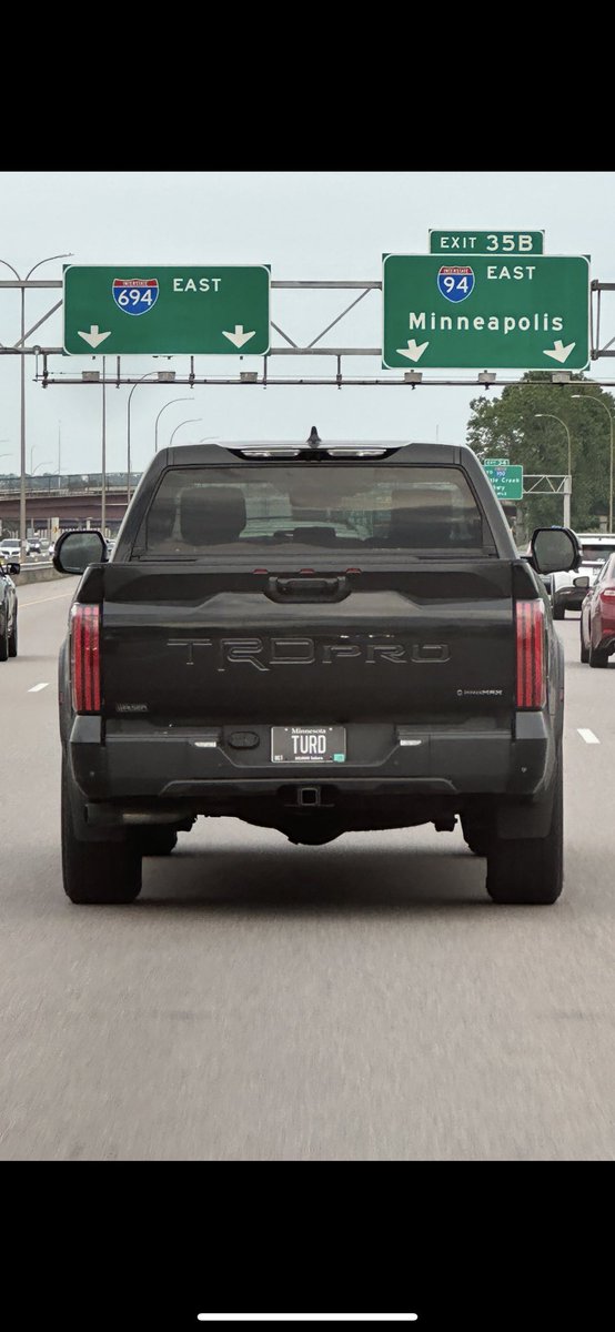 MMegan79's tweet image. Ok. Who knows this guy? I’ve never wanted to get someone’s attention and high five them for their vanity plate before!! Lmao!!! Love it!!!! 🤣🤣 #megsplates #TURD #toyotatrd