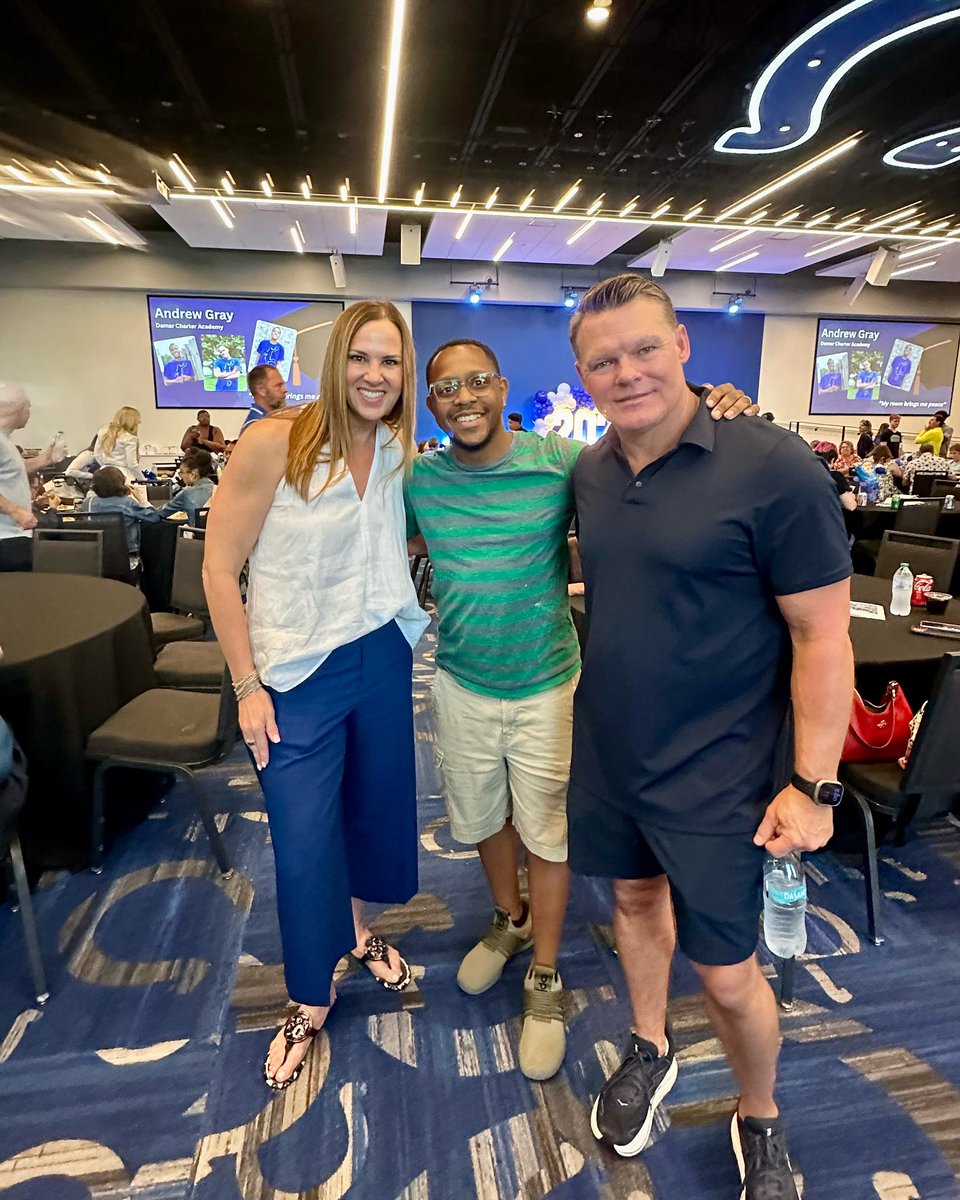 #ColtsNation Nice evening with Colts GM Chris Ballard and his wife Kristin. Go Colts! 

#Colts #ChrisBallard #NFL #Colts #Indy #IndyRealtor #RealtorTras #Media