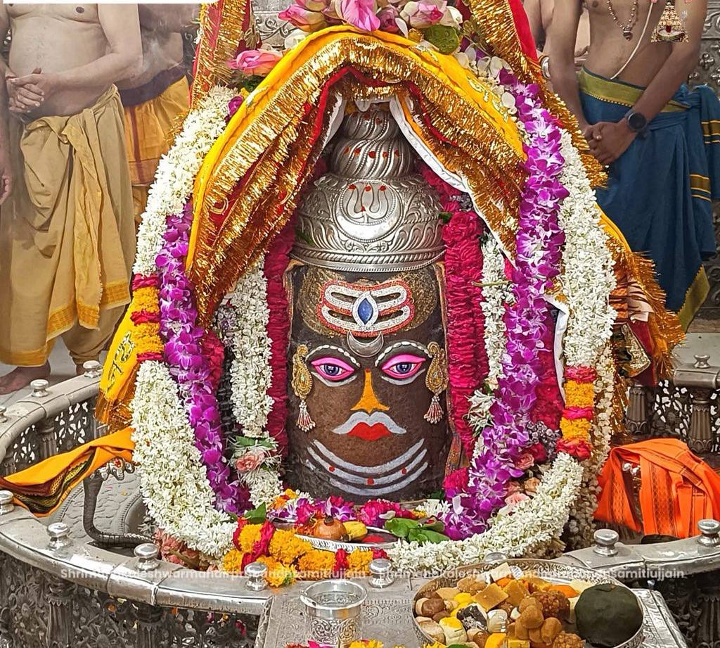 श्री महाकालेश्वर ज्योतिर्लिंग जी के आज के भस्म आरती श्रृंगार दिव्य दर्शन 18.06.2025
#mahadev