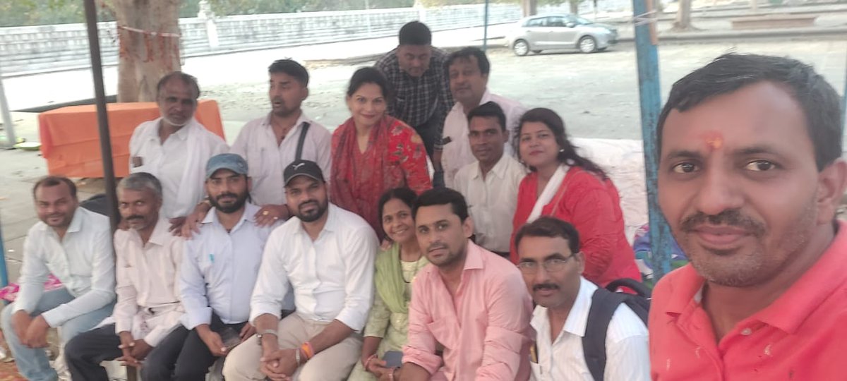 Amarnath Mishra (@amarnath8175) on Twitter photo #मा०योगी_जी_शिक्षामित्रों_पर_दया_करो
मा०मुख्यमंत्री <a href="/myogiadityanath/">Yogi Adityanath</a>जी
से जब-तक मिलेंगे नहीं तब तक शांतिपूर्ण धरना-प्रदर्शन अनवरत जारी रहेगा ईको गार्डेन में 🙏
#गुड्डू_सिंह #मा०योगी_जी_शिक्षामित्रों_पर_दया_करो
मा०मुख्यमंत्री <a href="/myogiadityanath/">Yogi Adityanath</a>जी
से जब-तक मिलेंगे नहीं तब तक शांतिपूर्ण धरना-प्रदर्शन अनवरत जारी रहेगा ईको गार्डेन में 🙏
#गुड्डू_सिंह