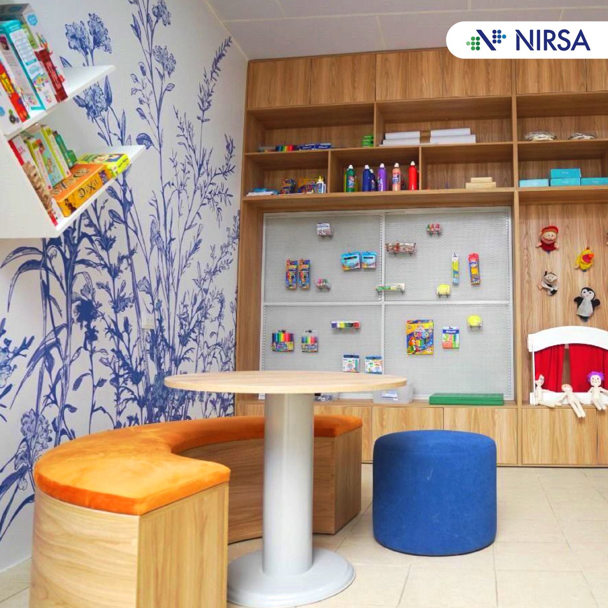 En NIRSA contribuimos a la creación de una Ludobiblioteca en la Unidad Educativa Ileana Espinel Cedeño, en #Guayas, beneficiando a más de 1.300 estudiantes y 33 docentes con un entorno que promueve la creatividad, el pensamiento crítico y la pasión por aprender.