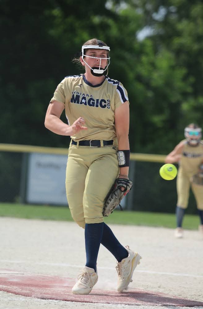 chloe_taynor's tweet photo. Top Gun Invite 12U Runner-Up! Pitched in 5 of 9 games: 16 IP | .183 BAA | 3 ER | 10.6 pitches/inning and 90%+ weak contact—super efficient all weekend.
Got the semi-final W and shut-out to take my career record in semis/finals to 21 - 1
#PitchingHighlights #TopGunInvite #TGI2025 @magic_gold_2012
@TopGunEvents @Sun_Dragon1 @ExtraInningSB @LineDsoftball @LegacyLegendsS1 @los_stuff @SBRRetweets @IHartFastpitch @SoftballPrep @TheRuse8