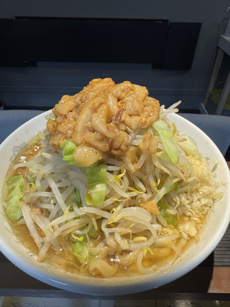 ryunomichi_buta's tweet photo. おはようございます！

6月18日(水)
昼の部 11:30頃〜14:00頃
夜の部18:00頃〜20:00頃
で営業します！

#ニンニクぶちこみましょう https://t.co/oyvOljCV6R