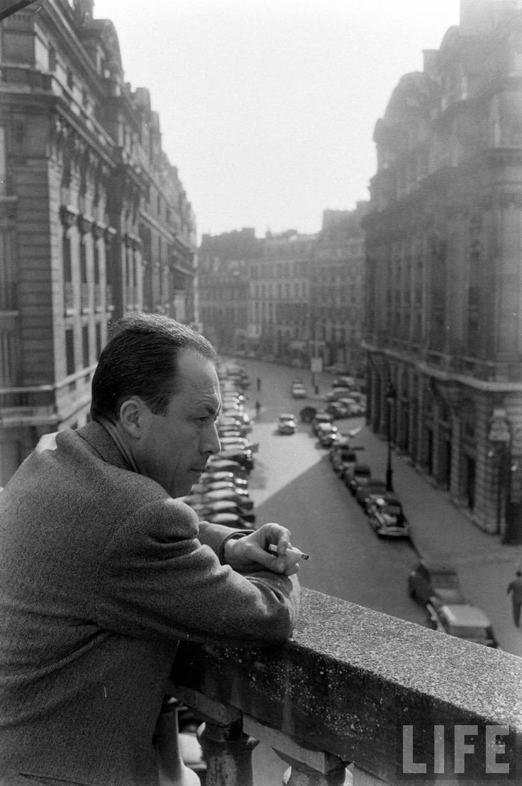 “Hiçbir şey, korkuya dayanan saygı kadar iğrenç değildir” 

— Albert Camus