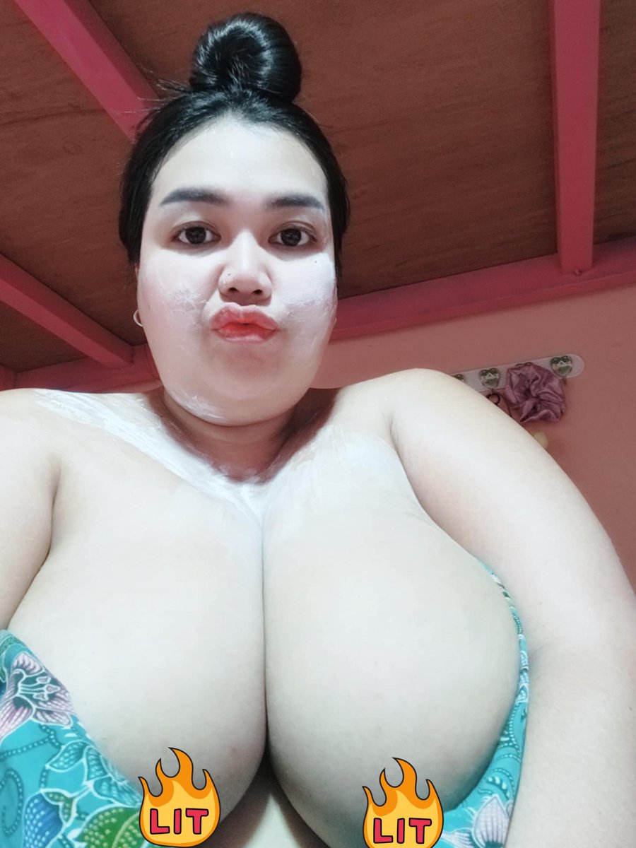 ชุบแป้งแล้วเตรียมลงทอดได้เลย🤣🤣🤣