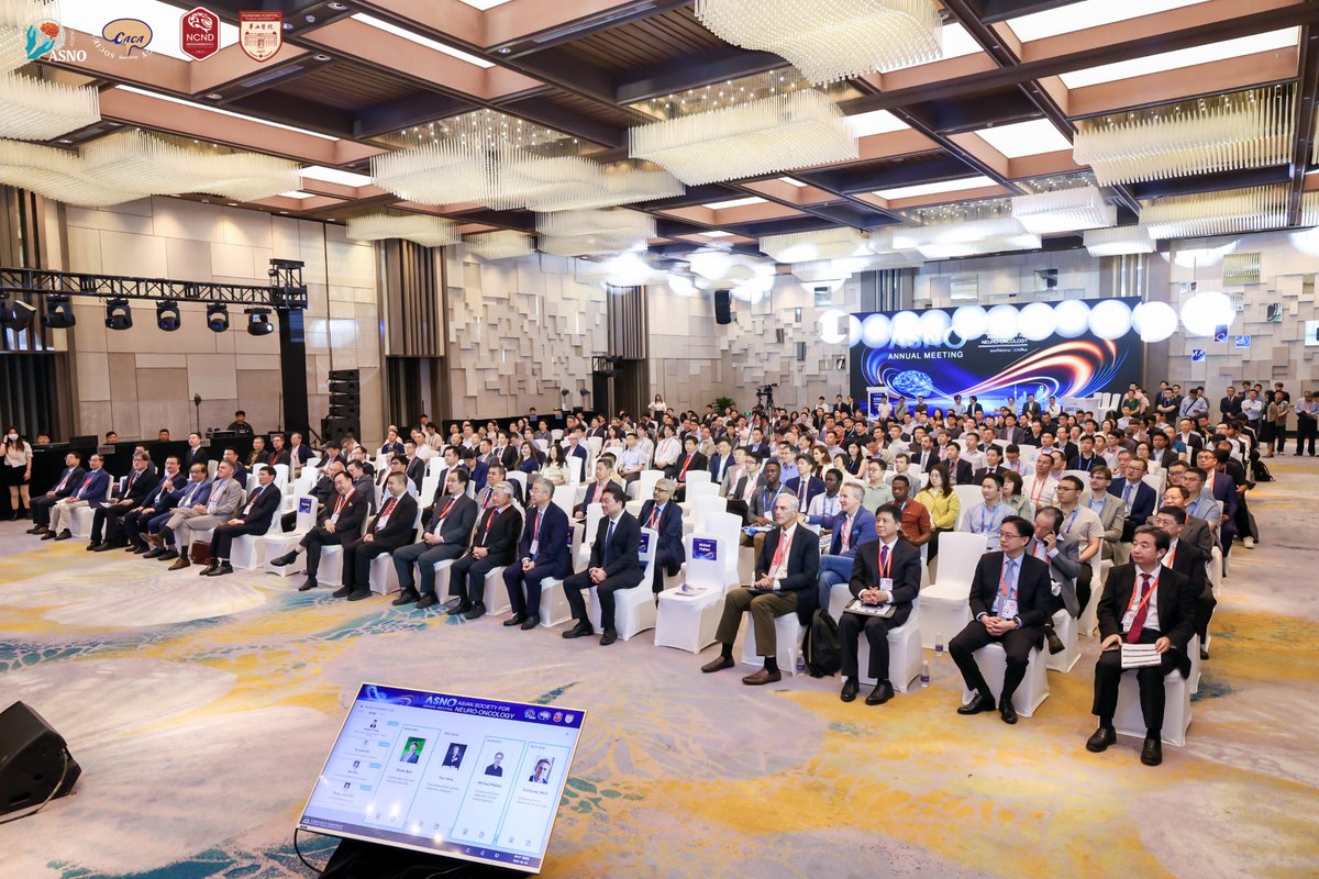 MedTsinghua's tweet image. Prof Xuejun Yang of @Tsinghua_Uni has been elected Vice President &amp;amp; President-Elect of the #ASNO! He also shared major advances in #TTFields &amp;amp; #MixedReality in #Neurosurgery. Congrats to Prof Yang &amp;amp; team! 👏