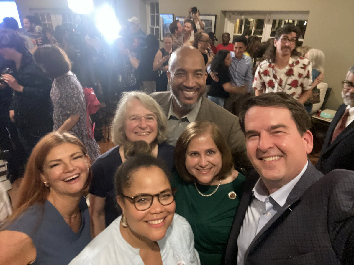 JeremyMcPike's tweet image. Congratulations to my friend and colleague, @SenatorHashmi, on a historic and hard-fought win tonight!
Virginia’s future is brighter with you as our next Lieutenant Governor—I look forward to proudly serving under your leadership in the Senate. Onward to November! 💪
