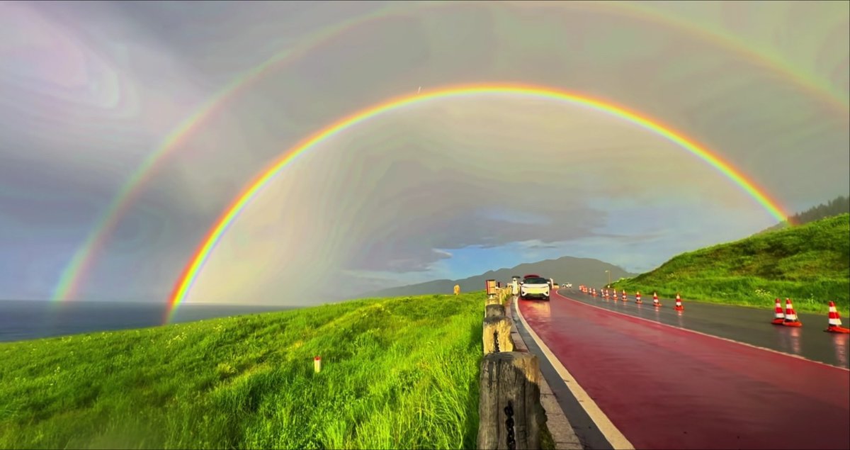 赛里木湖的彩虹