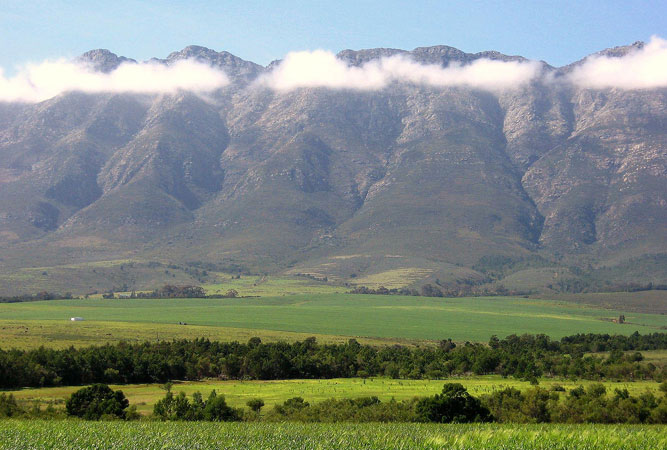 1699. It was resolved to establish a farming community in "The Land of Waveren" where cattle breeding could be carried on by the Boers. Today the area is called Tulbagh in the Western Cape.