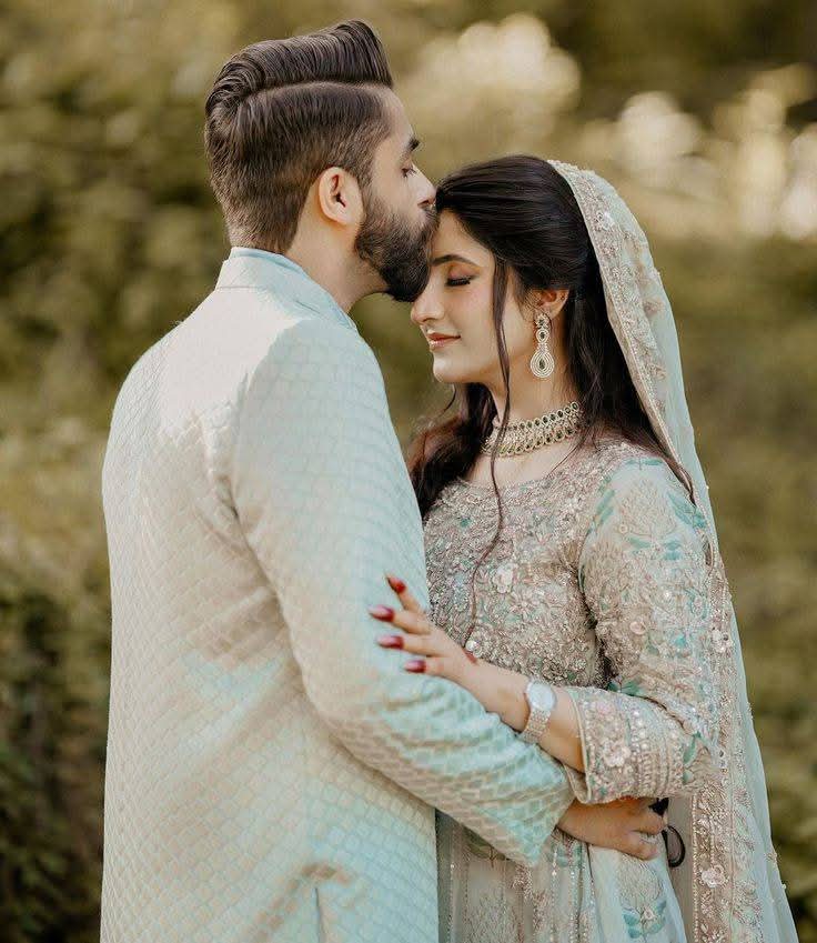 ساتھ نبھانے والا ہمسفر بھی رب کی ایک بہترین نعمت ہے🤎