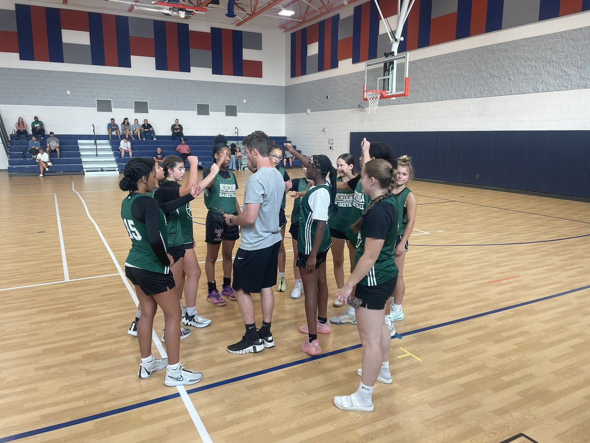 What a day of basketball for the Knights! These girls show up for youth camp then come to summer league and get a BIG win in the JV game against a great program in Avon Lake. Turn around play in the varsity game against a tough Mentor squad! The summer of growth continues!!! 💚🏀