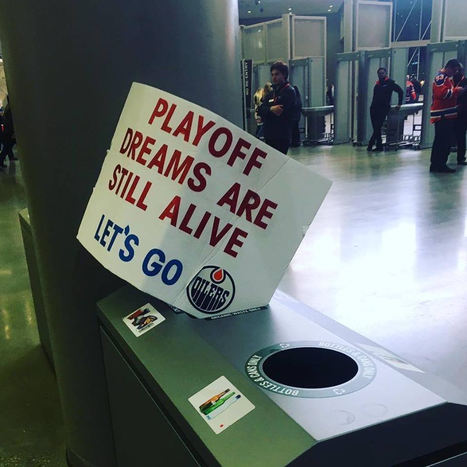 EdmontonsNoGood's tweet photo. Seeing the Oilers lose never gets old.  #LetsGoOilers https://t.co/E1ZfeQblaf