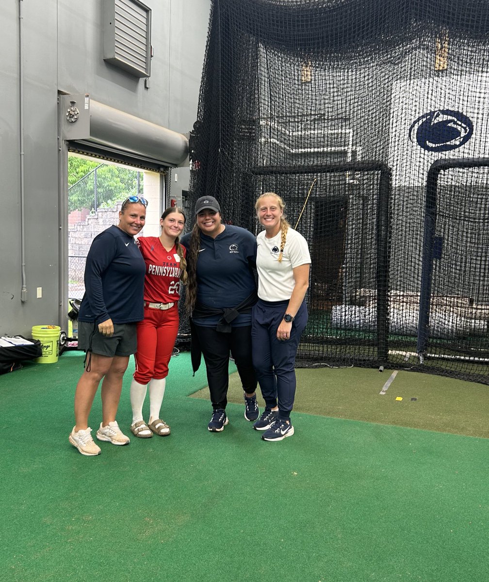 JayleeWard26's tweet photo. I had such an amazing time today at @PennStateSB elite skills camp! Thank you to all the coaches and players for teaching me new skills and techniques. I learned so much today and had so much fun. Happy Valley is the place to be!💙🤍 
@mysha_sataraka @ABaggetta 
@lexxx_20 https://t.co/EZpAxxE3L2