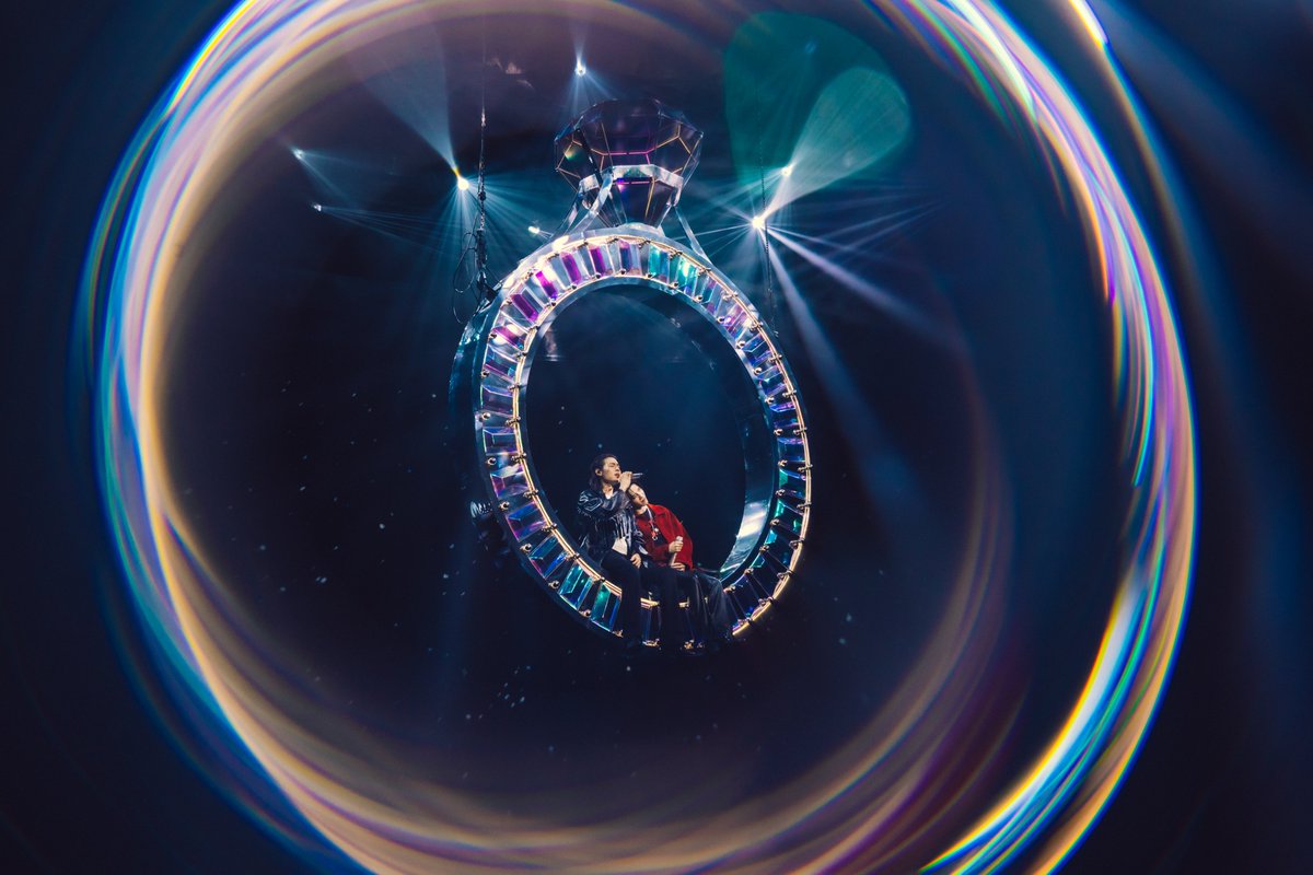 STARSOCIETY_TH's tweet image. “Billkin &amp;amp; PP Krit” เสิร์ฟทุกโมเมนต์ สิงร่าง “เม่น &amp;amp; ตี่ตี๋” เข้าพิธีแต่งงาน!! ใน “Billkin &amp;amp; PP Krit - The Red Envelope Wedding Concert Presented by JisuLife”
shorturl.asia/cPF1D 
#BKPPWeddingConcert 
#TheRedEnvelope 
#Bbillkin #PPKritt 
#BBILLKIN #PPKRITT…