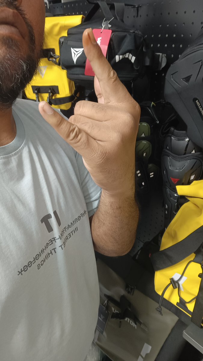 phanterwarrior4's tweet photo. Gak pernah sekalipun gw kecewa dengan produk satu ini. Kalo kerja cuman buat beli yang mendukung hobi gw bersunmori.. gw lakonin.. #bikers #touring #sunmori https://t.co/N0B4yFkjZA