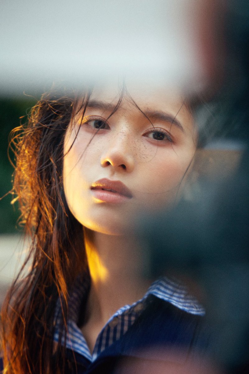 19990710z's tweet photo. 250618 Zhang Jingyi studio update 

Studio shares pics of #ZhangJingyi for #Reborn's photoshoot 🤍🪶 

1/3 
#张婧仪 #焕羽 https://t.co/RYDbcBHBT0