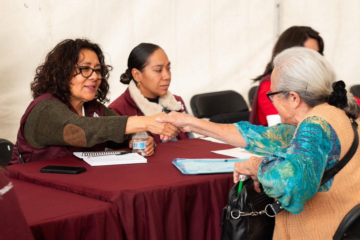 Concluimos con éxito una jornada más de #ZócaloCiudadano, un espacio para escuchar y atender las necesidades de la gente, encabezado por nuestra #JefaDeGobierno, <a href="/ClaraBrugadaM/">Clara Brugada Molina</a>.

Todos los martes, en punto de las 16:00 horas, las y los titulares de las dependencias del <a href="/GobCDMX/">Gobierno de la Ciudad de México</a>,