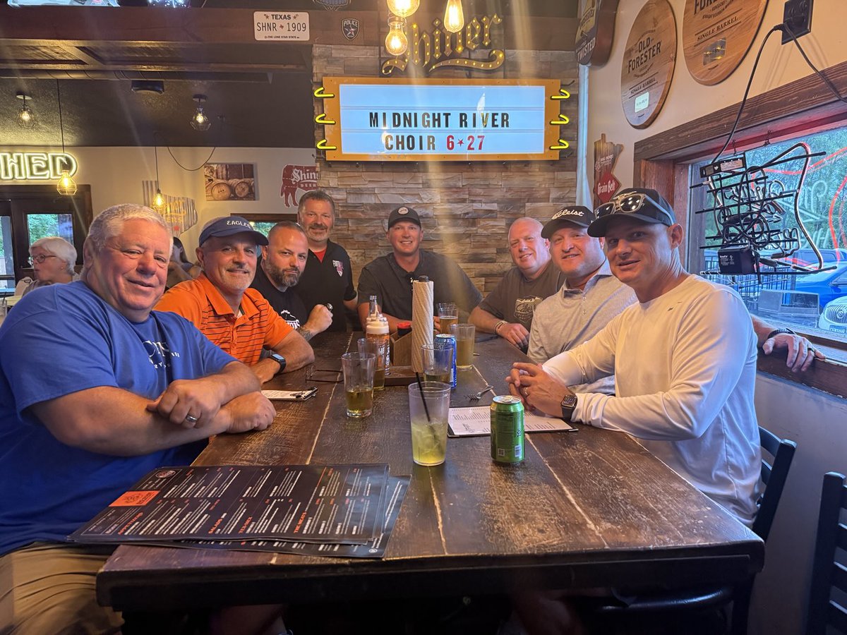 Our favorite coaches from Texas are back and ready to get after it.  Here to get the Elks ready for the season and enjoy some good times here in MN.  What a great partnership!!!!  Great food tonight at Big Bore🥩🥩.  Go Elks!!!!
