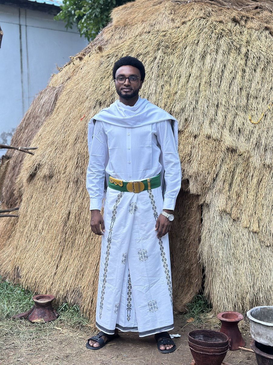 JimaleDupat's tweet photo. I had the pleasure of attending SIMAD Cultural Week, where Somali traditions were beautifully showcased. From traditional dress and music to poetry and history, the event was a powerful reminder of our rich cultural heritage.
✨ #CulturalHeritage #Somalia #Tradition https://t.co/OGSeuoV0zd