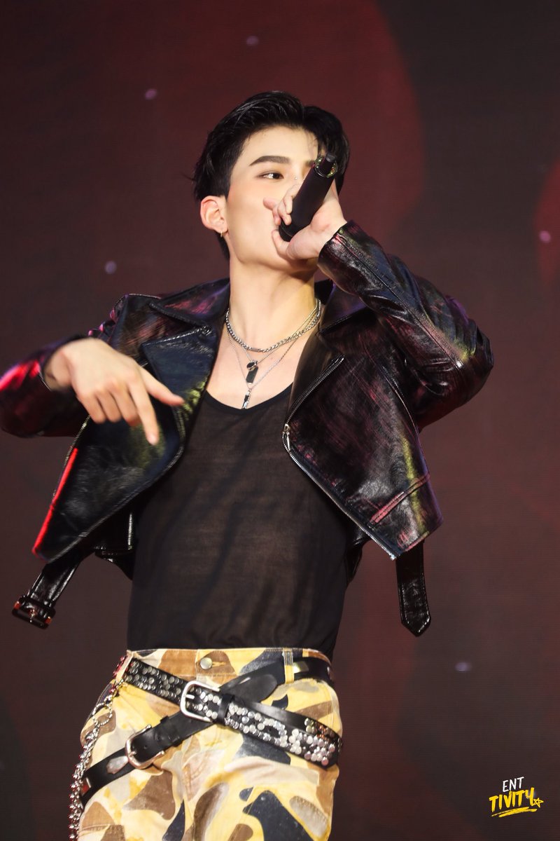 Entivity_'s tweet image. จุง-อู๋-แซนต้า-ปอนด์ ทุ่มสุดตัวกับโชว์สุดพิเศษในงานแถลงข่าว “GMMTV POCKY IDOL”

JASPER X POCKY IDOL

#GMMTVPOCKYIDOL
#JasperxPockyIdol
#JASPER 
#JoongArchen #aou_tnbknr
#Santapp #ppnaravit