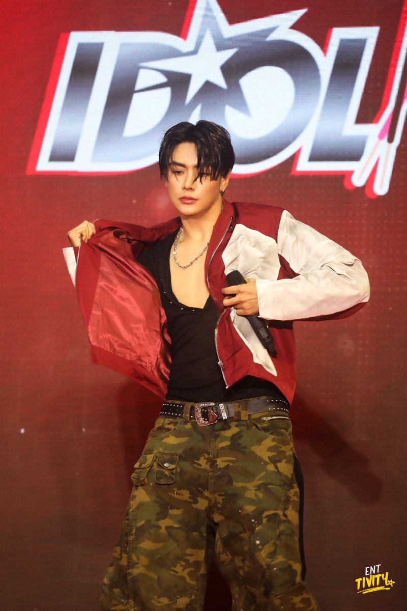 Entivity_'s tweet image. จุง-อู๋-แซนต้า-ปอนด์ ทุ่มสุดตัวกับโชว์สุดพิเศษในงานแถลงข่าว “GMMTV POCKY IDOL”

JASPER X POCKY IDOL

#GMMTVPOCKYIDOL
#JasperxPockyIdol
#JASPER 
#JoongArchen #aou_tnbknr
#Santapp #ppnaravit