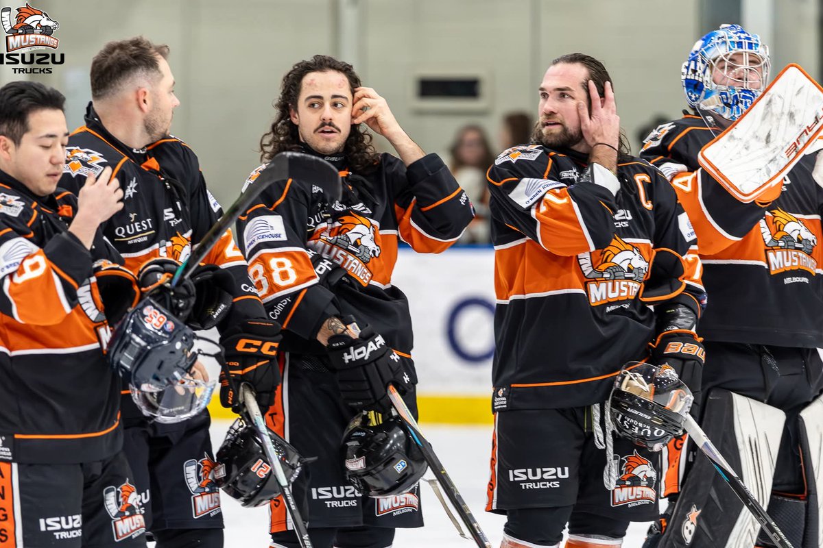 Pre game hair gossip. ✨

What do you think they are saying?

📷 @phil_taylor_photo