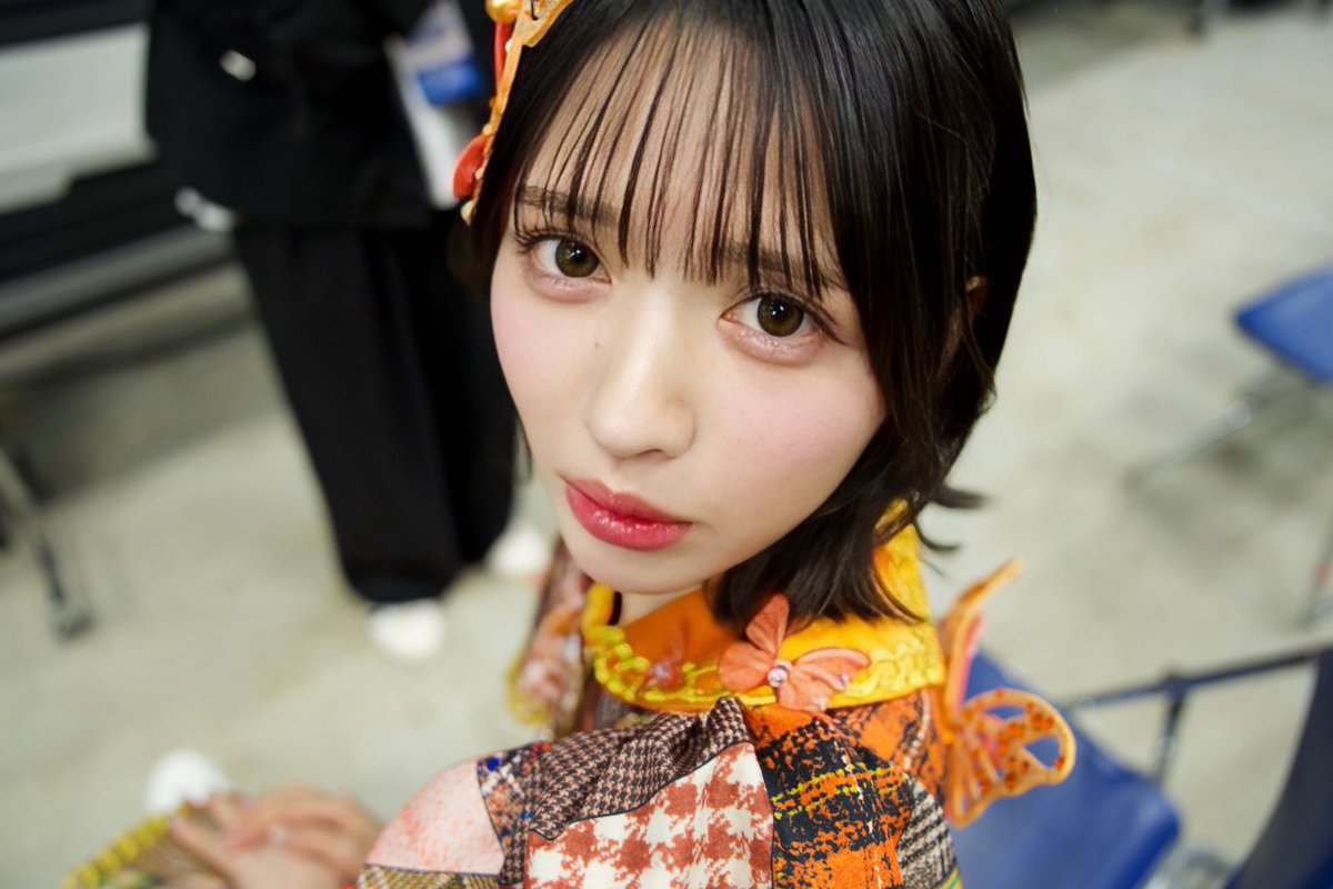 ふる撮】 なんともいえない素の表情がメンバー撮影ならでは🧡・:*+