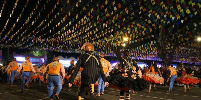 PDNewsBR's tweet photo. São João: 25º Festejo Ceará Junino terá 21 festas regionais
https://t.co/OiEc6GyYYt
#25º #CEARá #FESTAS #FESTEJO #JOãO #JUNINO #REGIONAIS #SãO #TERá https://t.co/bAEjEU0Yid