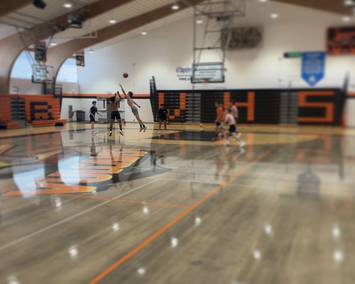 Coach Kennard - Vassar Varsity boys basketball tweet media