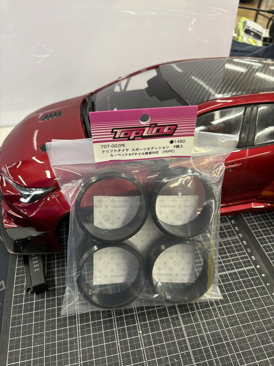 YujiCamp's tweet photo. 念願のDriftTrack八千代へ。
広くて、飛ばしが気持ちいいレイアウトで、チャンプ併設と環境最高😆
初のJuntaCupにも参戦し、普段は得られない様々な課題が見つかりました。
入賞できなかったけどTOPLINE賞ゲット！
一緒に走ってくれた方、
声かけてくれた方、
皆さんありがとうございました😆 https://t.co/Oc3NMFxkoT