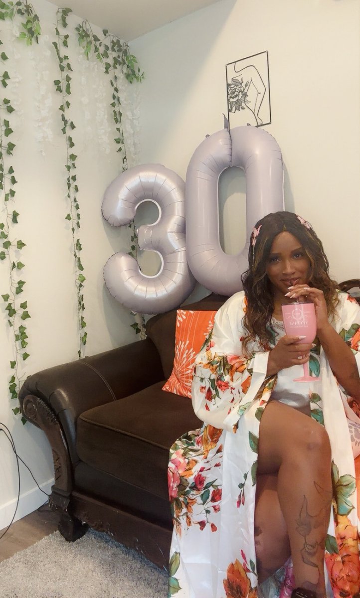 cearanylorah's tweet photo. Happy birthday to me 🎉🥳💜 https://t.co/CGJ5qvmExb