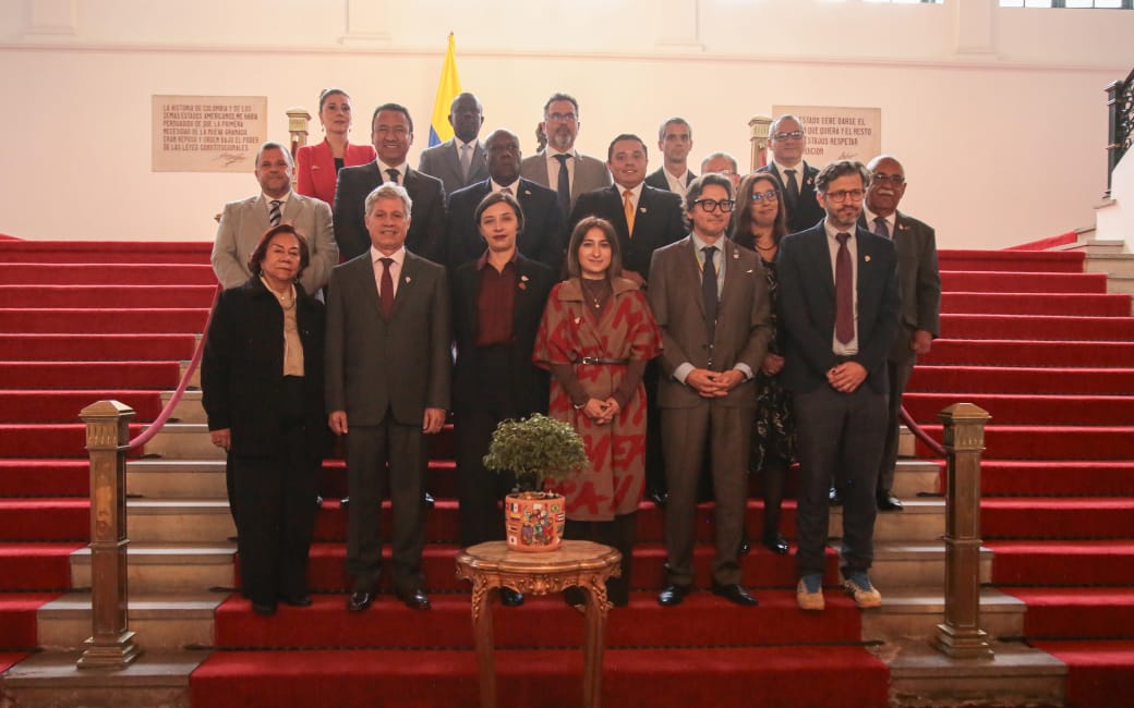 Inicia el Viceministro <a href="/MauryHechavarr1/">Maury Hechavarría Bermúdez</a> su participación en el Foro Global de la Tierra y Encuentro de Ministros de Agricultura de la CELAC,  en Colombia, con  Rueda de Prensa  con los  Ministros y Viceministros partipantes.