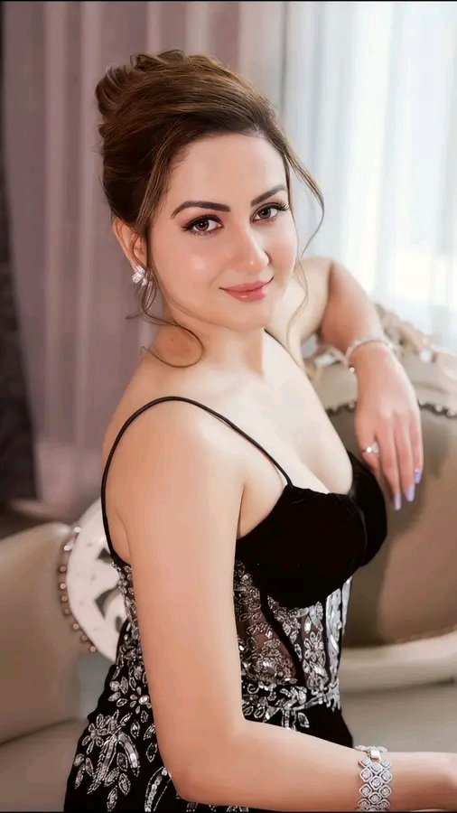 NusratQueenX's tweet photo. https://t.co/eYGX73a8xq