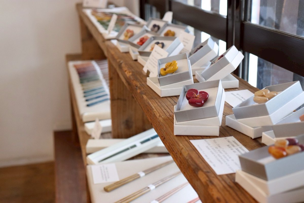 umezono_cafe's tweet photo. うめぞのcafe＆galleryにて
とっておきの一点を見つける特別な時間。
Exhibition &amp; sale at Umezono cafe &amp; gallery. Enjoy exclusive menu &amp; find your special piece.
#小島かおり #展示販売 #限定メニュー #とっておき #カフェ時間 #UmezonoCafe #ArtExhibition #LimitedMenu #OneOfAKind #CafeTime https://t.co/ruGwJwBTuh