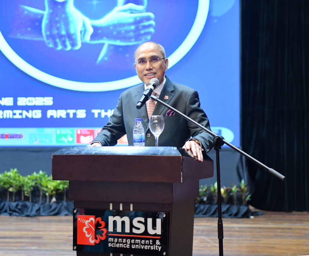 MohdShukriYajid's tweet photo. Officiated the @MSUmalaysia  Pharmacy Public Health Week 2025, organised by the School of Pharmacy—a timely initiative and platform for advancing university–industry healthcare partnerships. #MSUsdg #PPHW2025 https://t.co/1ZOe8i6Lxd
