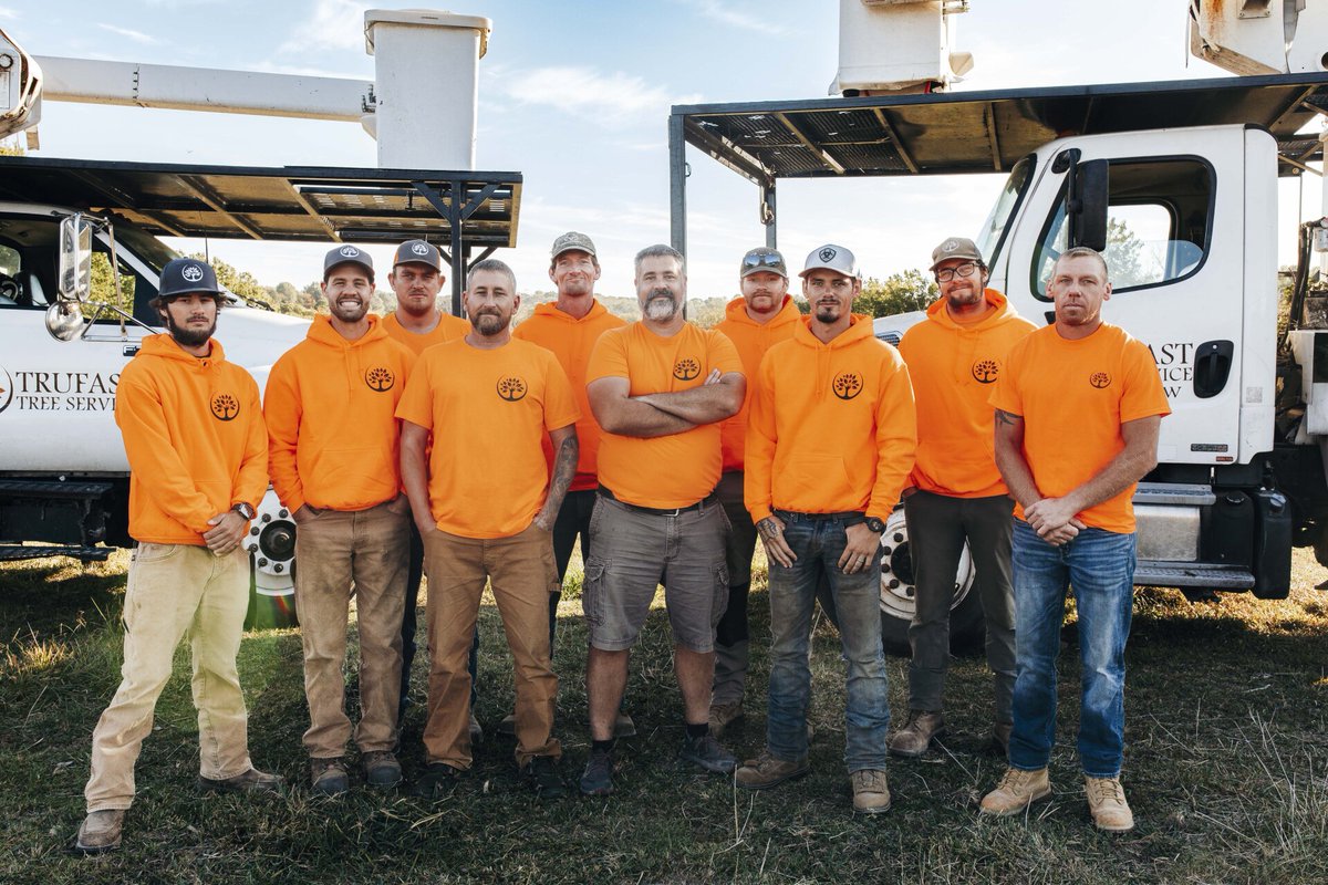 TrufastTree's tweet image. Our crews are amazing! They&apos;re dedicated, hardworking, and always ready to provide exceptional service. Customers love their friendly attitudes and their commitment to delivering the best. We&apos;re so proud and grateful for all they do!

📸 Photo by Katey Sutton Photography