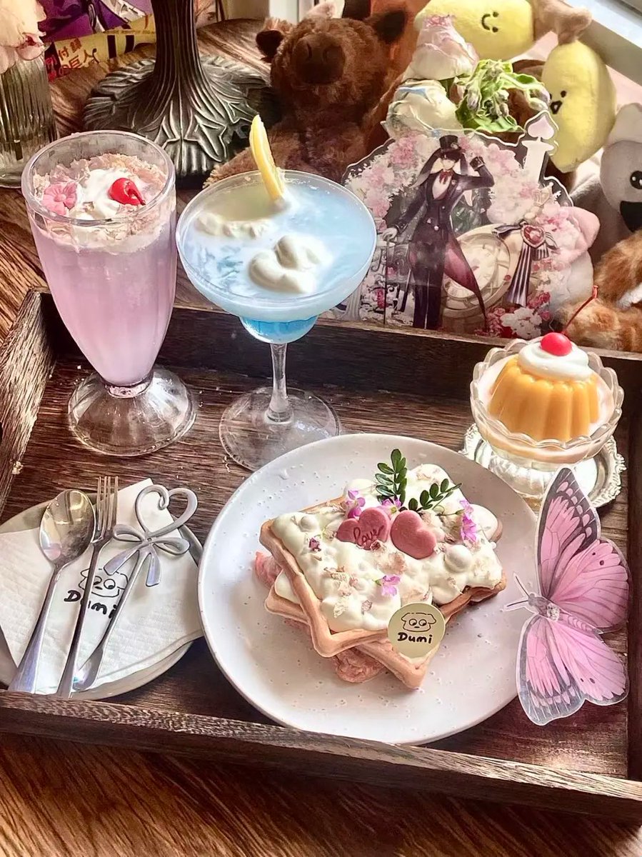 piqibaozaoxiao1's tweet image. "Flower Bloom Crispy Cloud"     The soft waffle and fluffy light cream had an intimate collision!  #DessertLover #SweetTreats #WaffleTime #CloudCake #FoodieLife #PastryArt #DessertGoals #YummyInMyTummy #大美中国 #travel #food #Ningbo