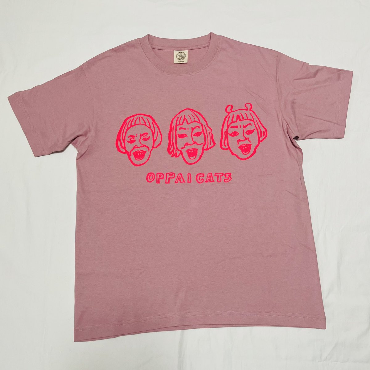 oppaicats's tweet photo. カラー:
ダスティーピンク🩷
シャロウグリーン🩵

インク:
蛍光ピンク

サイズ:
S、M、L、XL
いずれもメンズサイズ
（動画のナンシーはSを着用）

初回数量限定！
すでにSサイズはソールドアウトか？！
お取り置きできます！
気になる方はお早めにご連絡ください〜💓🙏💓 https://t.co/ZPPWmfd4CD