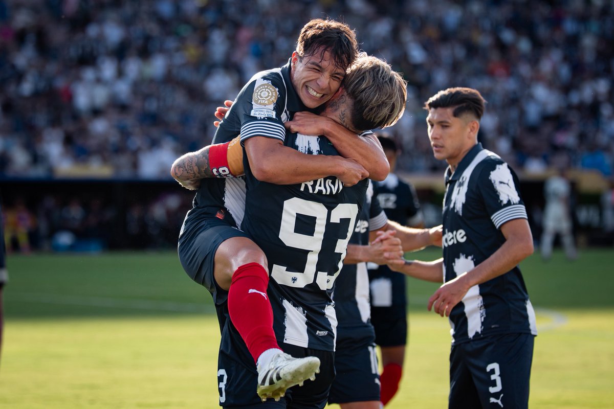 olitorres10's tweet image. Hemos iniciado el @fifaclubworldcup con una energía y un apoyo increíble de nuestra afición. Gracias 💙
Todos juntos para el siguiente partido.
Abrazo de gol @sergioramos