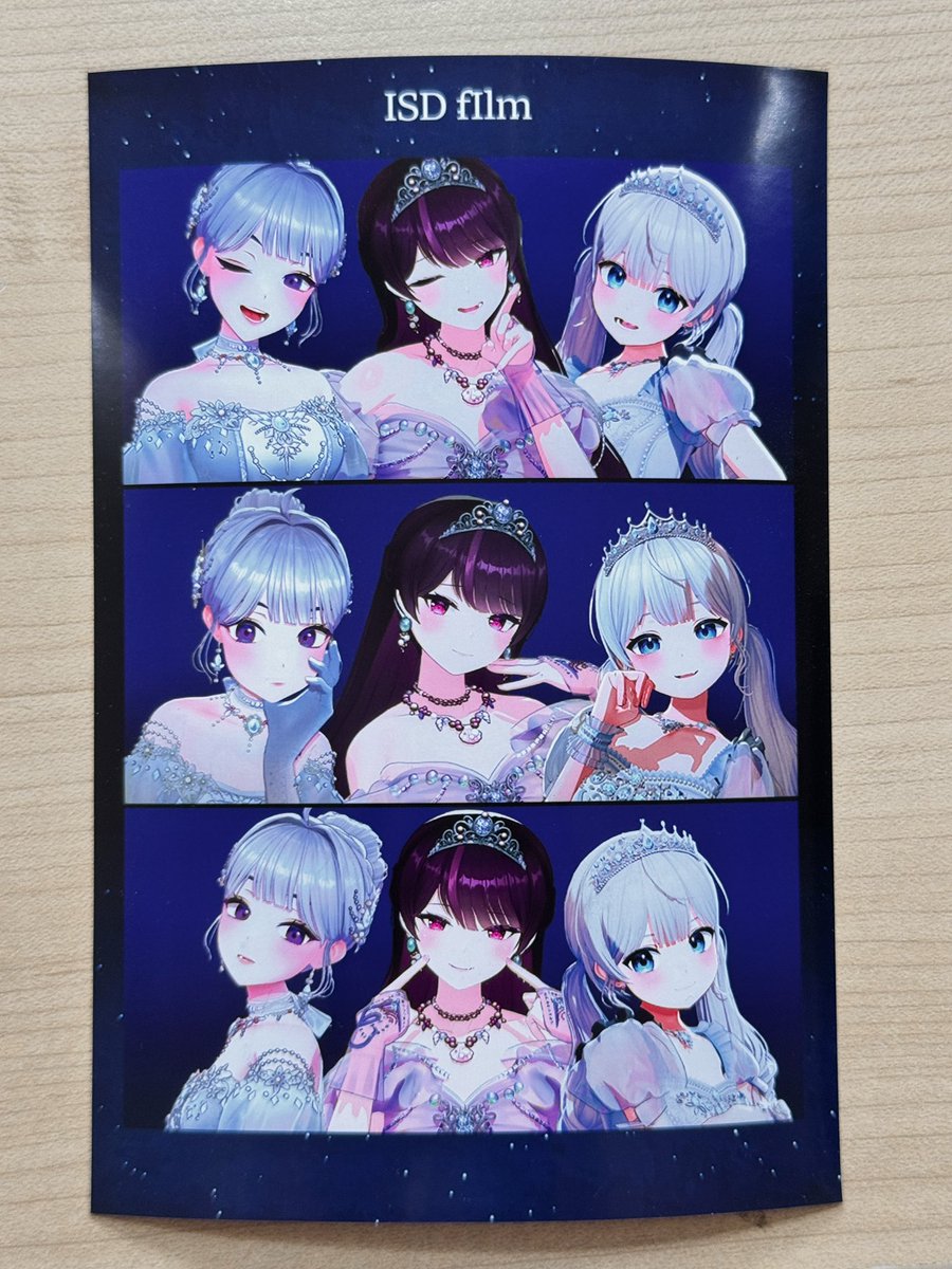 여러분 제가 공유한 세돌네컷, 사진으로봐도 좋지만 실물로도 있으면 너무 좋잖아요?! 인생네컷에서 실물 네컷을 출력할 수 있어서 직접 뽑아보고 퀄리티 생각보다 너무 좋아서 방법 공유합니다😉 이 방법은 소량으로 가지고 싶을때 추천해용. 프로필에 구글링크 공유할테니까 고화질로 저장하세요!!