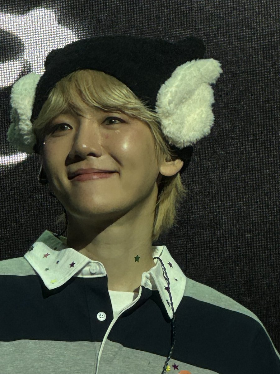 byunsouppp's tweet photo. this is genuinely the prettiest hes ever looked https://t.co/3yO4kqkytb