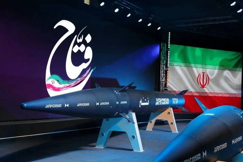 unbiasedteller's tweet photo. #Iran ने #Israel के खिलाफ फतेह 1 मिसाइल के इस्तेमाल का दावा किया जो उसके जखीरे में सबसे लेटेस्ट मिसाइल माना जाता है ।
फतेह 1 की ताकत को प्रदर्शित करने के लिए जारी किया ये वीडियो...
#iranisraelwar2025 #IsraelVsIran #IranVsIsrael #IranIsraelConflict #Israel #IsraeliranWar https://t.co/DZ81oXNJAE