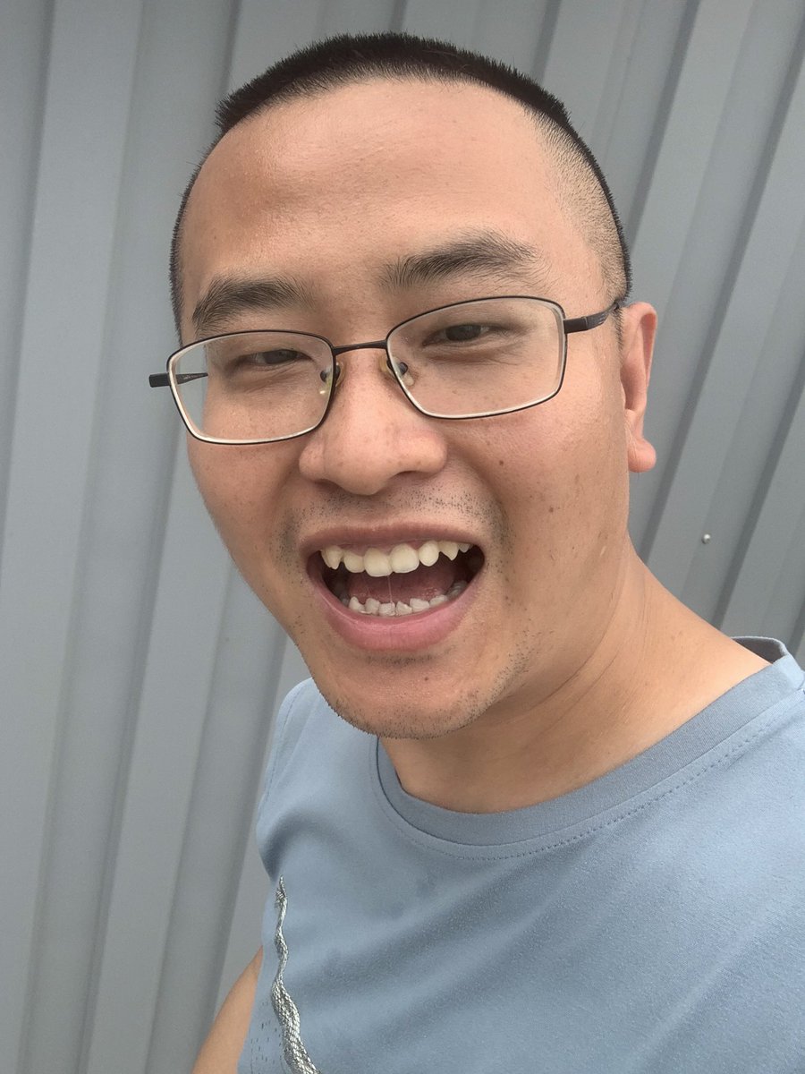 JamesCageWhite's tweet photo. I just talked to a white woman in the street. She is from America and study Chinese language here https://t.co/b7PPHevYMV