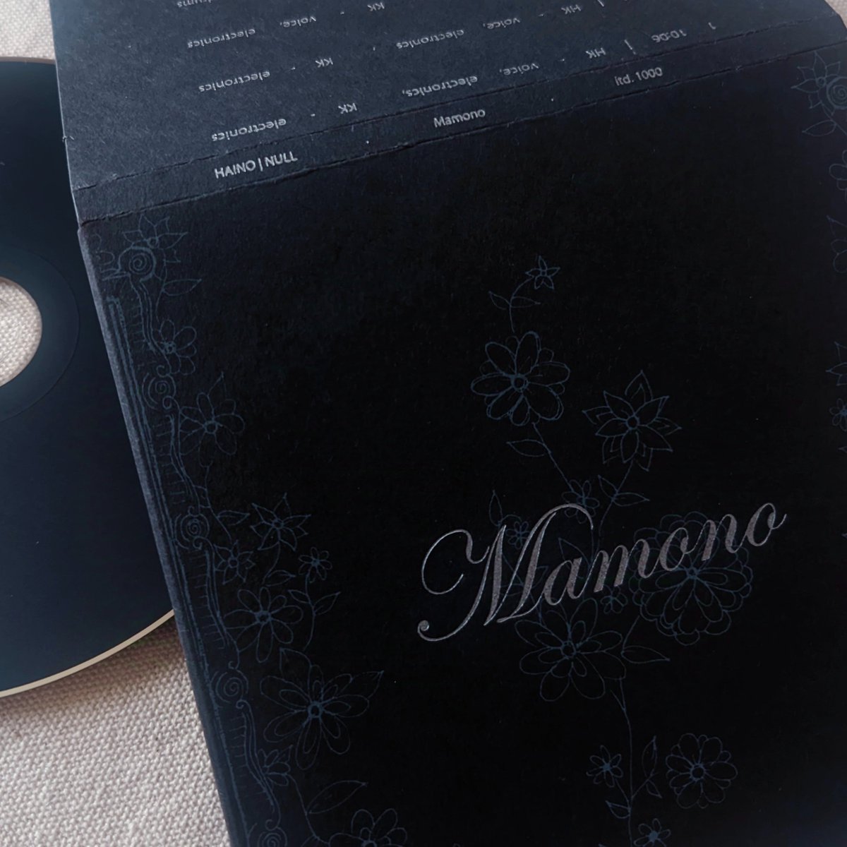 HAINO | NULL『Mamono』
久々に聴いた。2010年代半ごろからよく歌ってる「一番痛いときは一度だけ」という言葉がこの2006年の作品にも出たのは驚いた。
2005年に灰野敬二とKK NULLが西荻BINSPARKで数回ライブやったが本作からコラボしなくなった。またやればいいと思う！