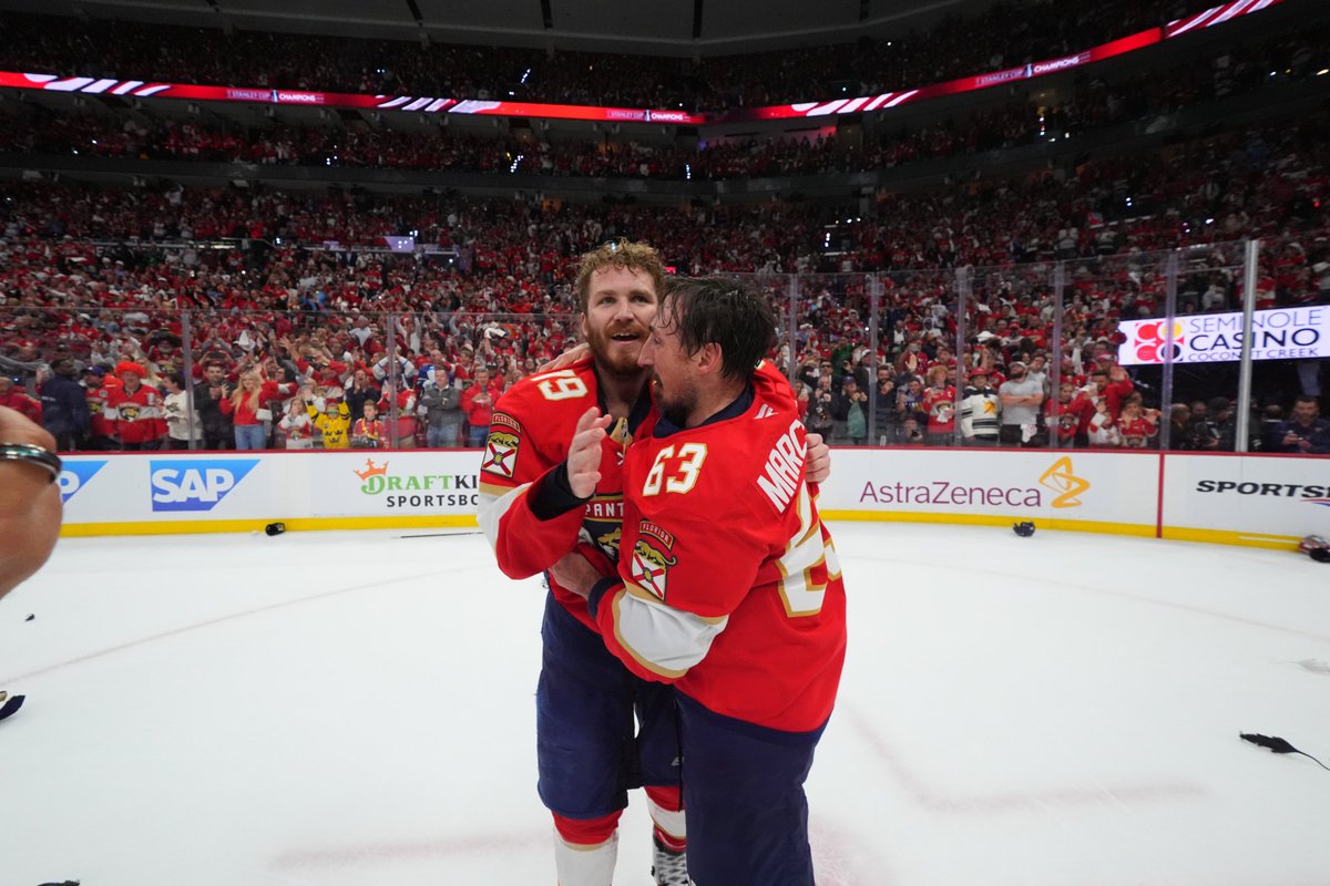 BR_OpenIce's tweet image. From enemies, to teammates and champs 🥹