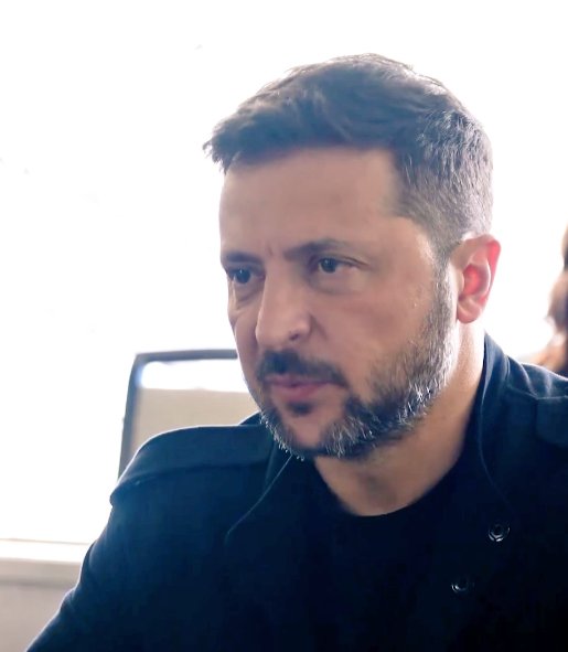 We stand with #ZelenskyyWarHero all day every day ❤️‍🔥👑 

Drop a 💙💛 and a 🇺🇦 if you stand with President Zelenskyy!