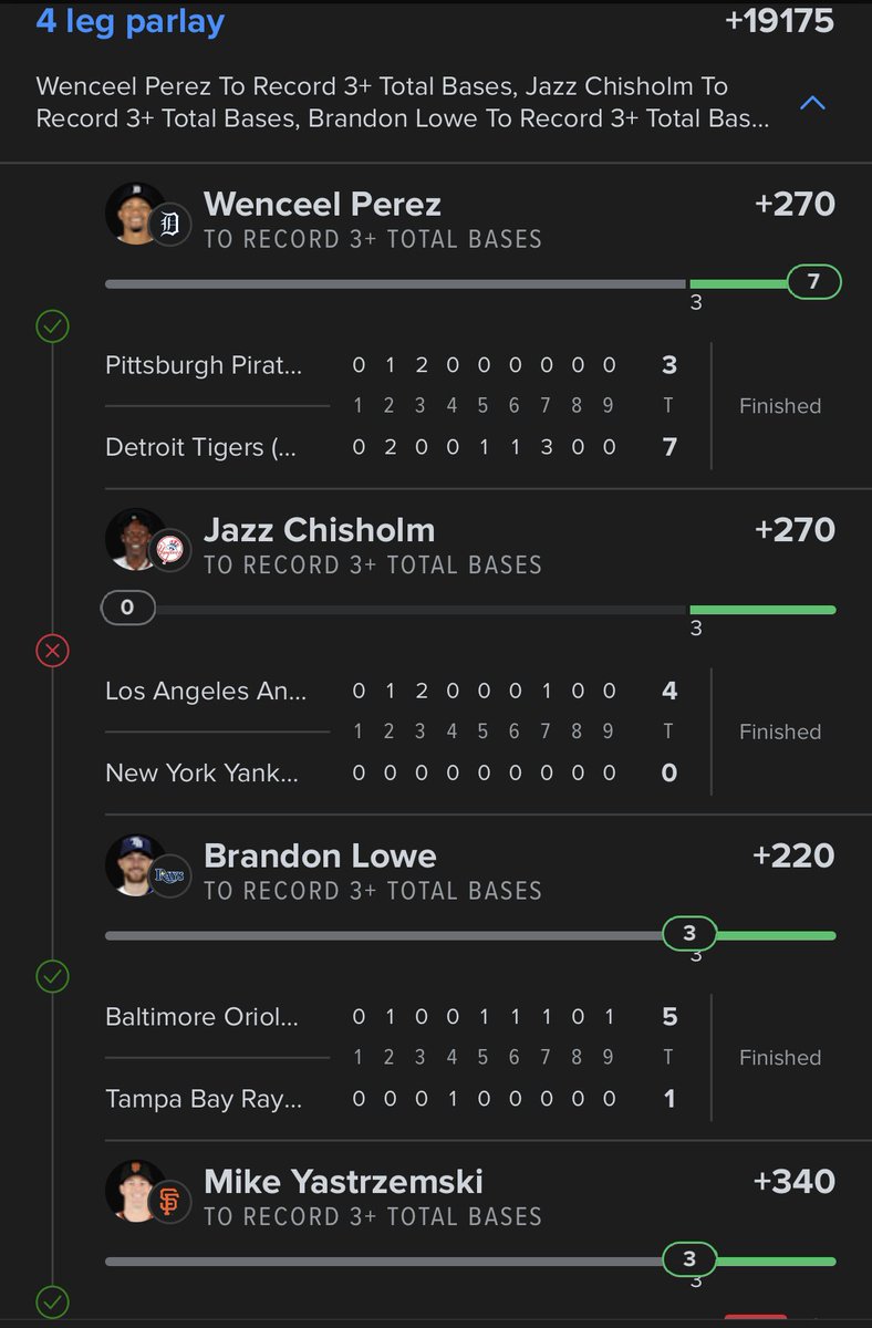 huntlocks tweet media