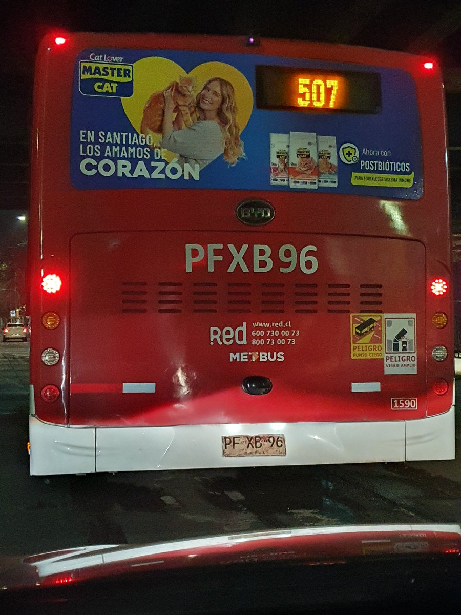 gonzafran1's tweet photo. @RedbusU_Oficial , @MTTChile ,hoy el conductor de este bus no respeto las luces rojas del semáforo de tupper frente a entrada parque ohiggins,  (23.06)matta esquina (23.07) viel, matta arturo prat(23.08) https://t.co/7utETK51Vo