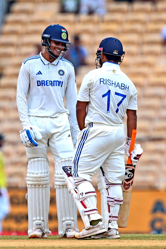 THE CRICKET HAPPY (@thecricket50) on Twitter photo RISHABH PANT AND SHUBMAN GILL ๐๐ซ 
#ShubmanGill #rishabhpant #INDvsENG #indiavsengland #TestCricket #testcaptain RISHABH PANT AND SHUBMAN GILL ๐๐ซ 
#ShubmanGill #rishabhpant #INDvsENG #indiavsengland #TestCricket #testcaptain